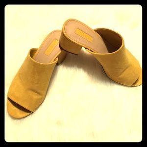 Forever 21 mustard yellow mules slides sandals 6M